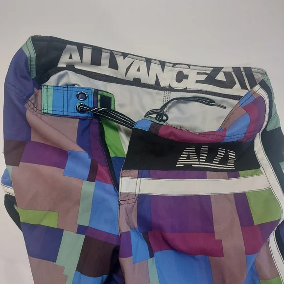 Multicolor Geometric Men's Swim Shorts Size 32 - Picture 2 of 10